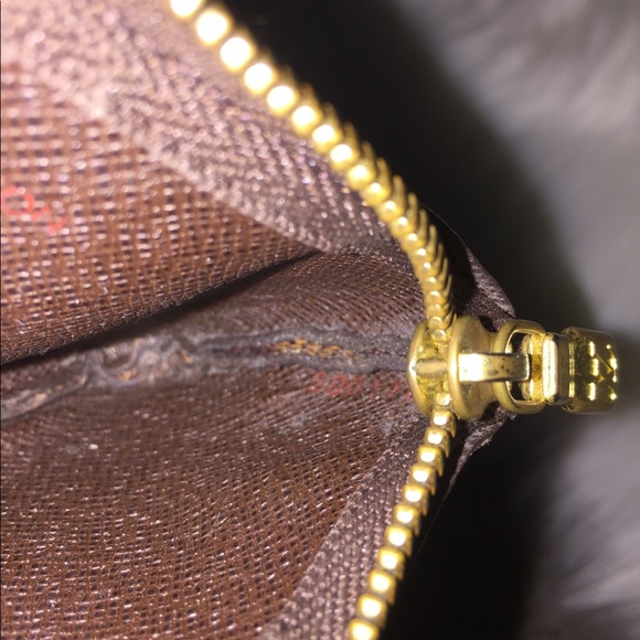 Sale! Louis Vuitton Damier Ebene Key Pouch - Picture 7 of 12